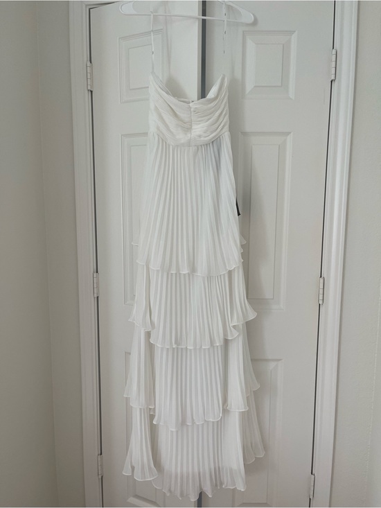 Lulus Dresses & Skirts - Elegant White Layered Pleated Brand New Women’s Dress